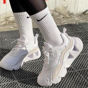 Nike Ryz II 365 Women’s White Chunky Casual Running Shoes Sz 9 Leather Mesh